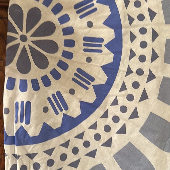 Gypsy 05 Round Bobo beach throw in beautiful blue and white print - Picture 2 of 2